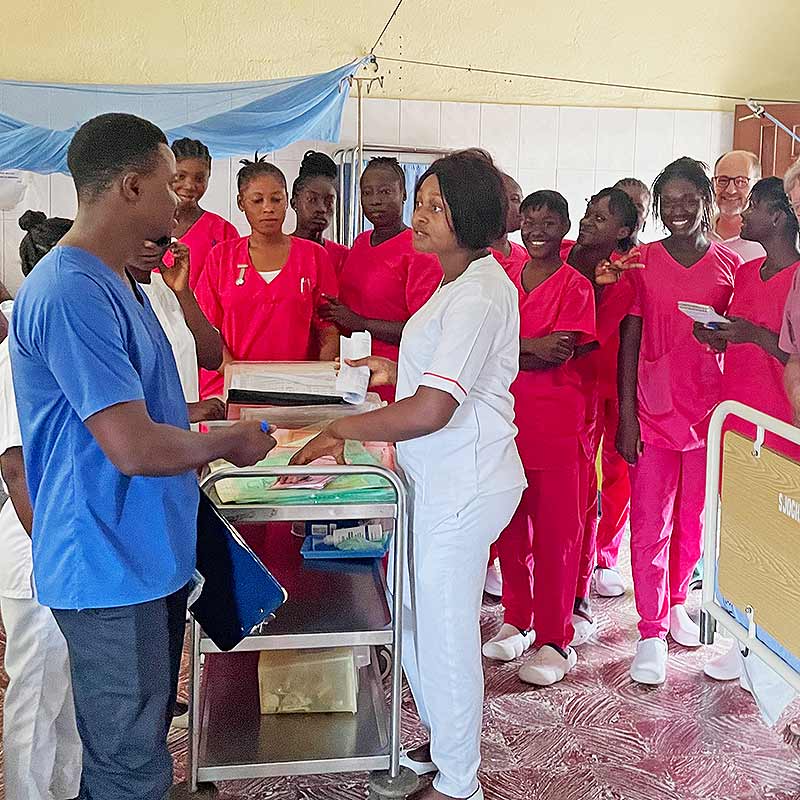 Inter­disziplinäre Visite mit Dr. Samuel.